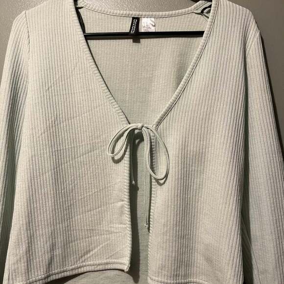 H&M - Picture 2 of 3